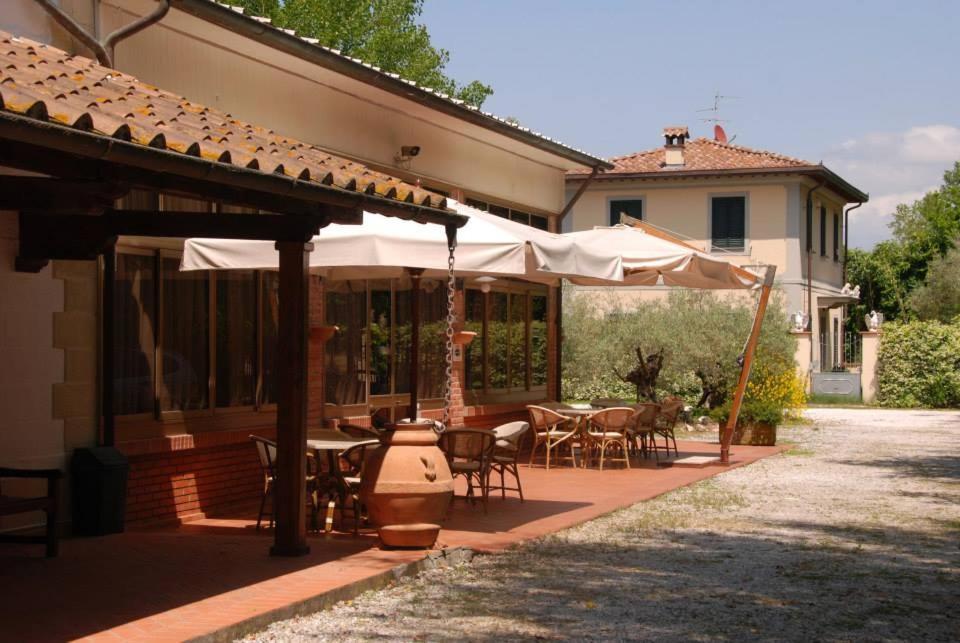Hotel Giuly Торре-дель-Лаго-Пуччини Экстерьер фото