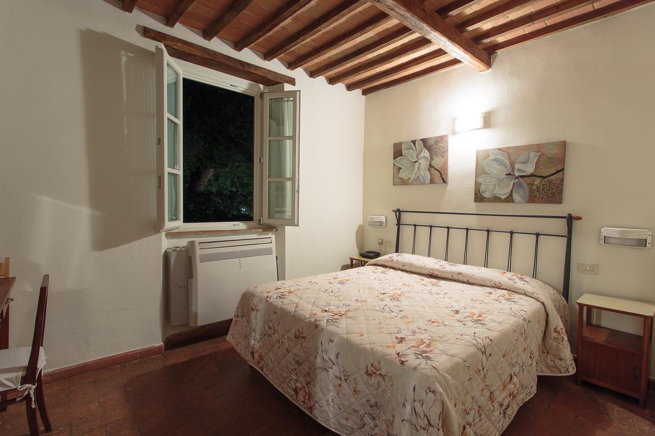 Hotel Giuly Торре-дель-Лаго-Пуччини Экстерьер фото